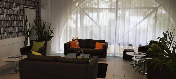 蒙特珀埃夫里公寓式酒店(Montempô Apparthôtel Evry)图片