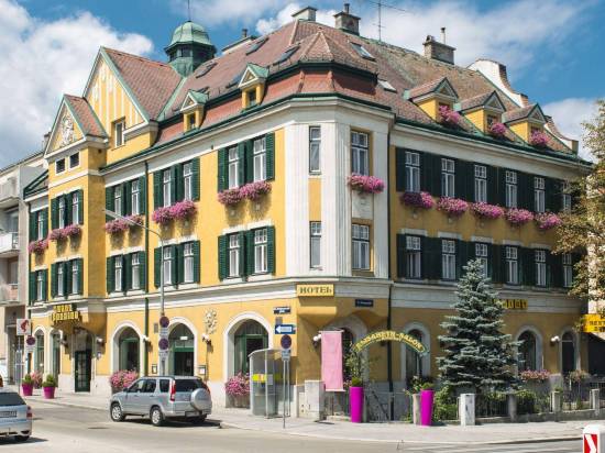 貝爾維特美泉宮酒店