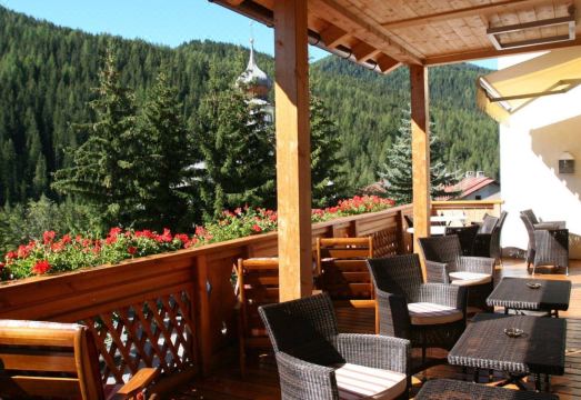 Hotel DiamantHotel Overview