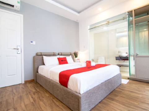 瑞德多茲普拉斯酒店 - 近西貢火車站