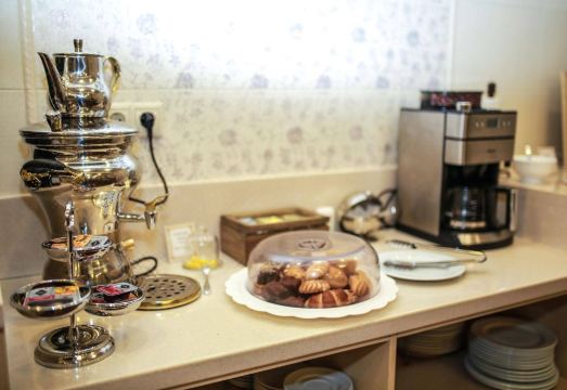 Kuptsov Dom Hotel Overview