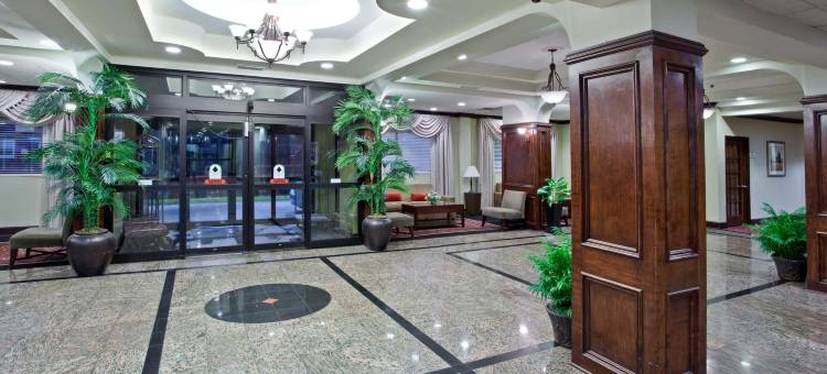 市中心会议中心拉昆塔温德姆套房酒店(La Quinta Inn & Suites by Wyndham Downtown Conference Center)图片