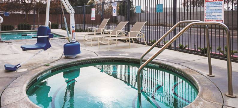 弗雷斯诺西北拉昆塔温德姆套房酒店(La Quinta Inn & Suites by Wyndham Fresno Northwest)图片