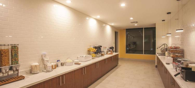 圣何塞南摩根山拉昆塔温德姆套房酒店(La Quinta Inn & Suites by Wyndham Morgan Hill-San Jose South)图片