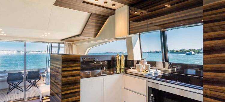 圣特罗佩豪华游艇酒店(Saint Tropez Luxury Yacht)图片