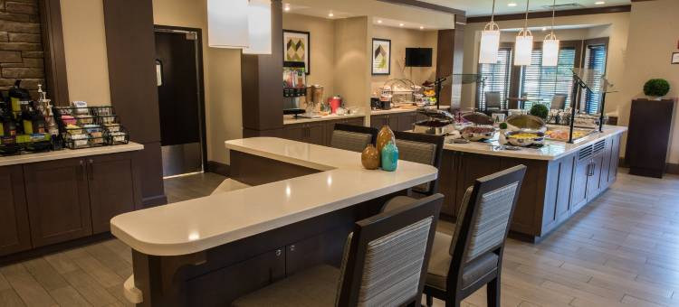 奥尔巴尼Wolf RD科勒尼中心商场Staybridge Suites(Staybridge Suites Albany Wolf RD-Colonie Center)图片