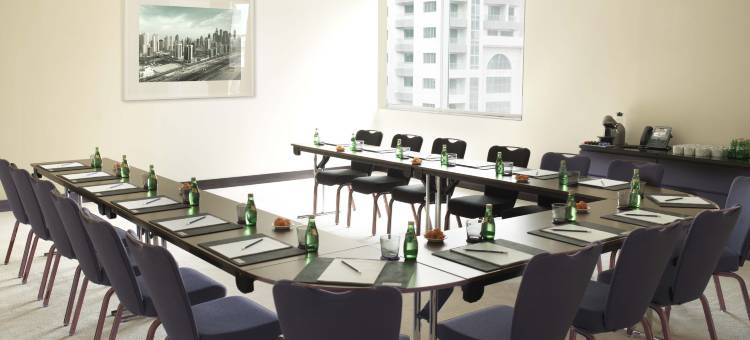 迪拜码头丽笙酒店(The Radisson Blu Hotel Apartment Dubai Marina)图片