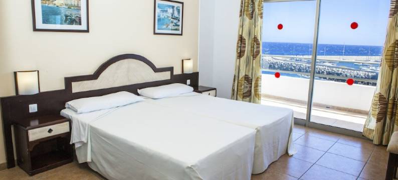 杰马奥格瑞那高尔夫公寓(Aguamarina Golf)图片