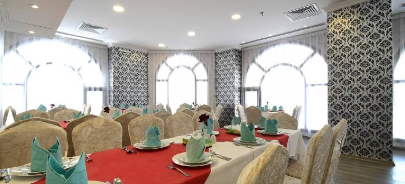 Luxurious Al Rawdah Suites图片