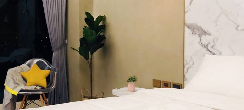 逐日光而居图片