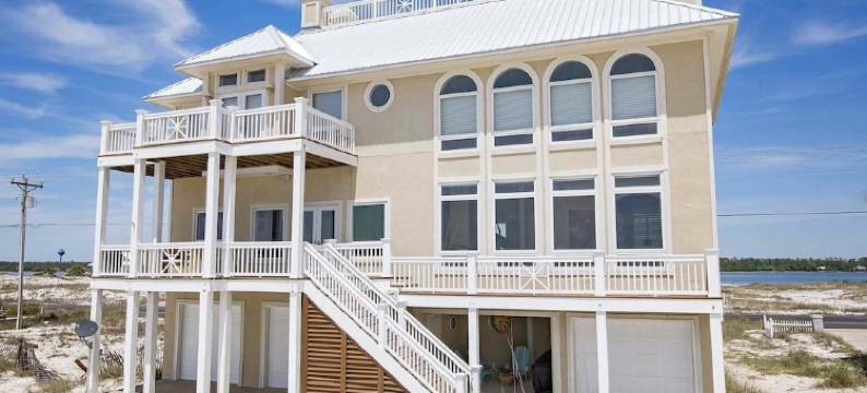 瑞薇琪海滩别墅 5 居之家酒店(Rivage Beach House 5 Bedrooms 3 Bathrooms Home)图片