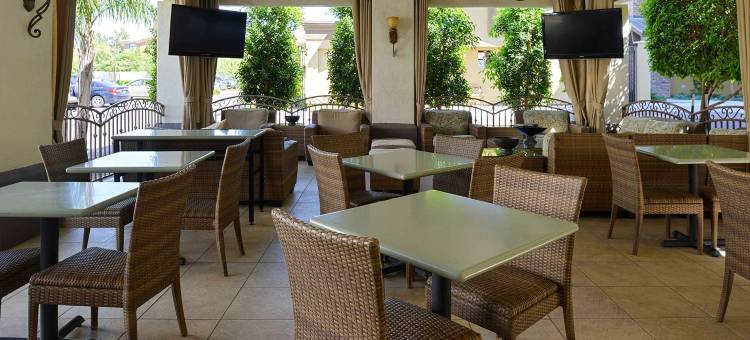 凤凰城贝蒙特/坦佩大学酒店及套房by Wyndham(Baymont Inn & Suites by Wyndham Tempe University/Phoenix)图片