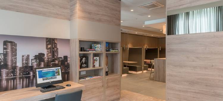 法兰克福机场希尔顿欢朋酒店(Hampton by Hilton Frankfurt Airport)图片