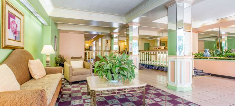 马德拉昆塔温德姆套房酒店(La Quinta Inn & Suites by Wyndham Madera)图片