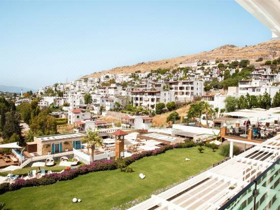 Plage Et Ponton De L Hotel Picture Of Sentido Bellazure Akyarlar Tripadvisor