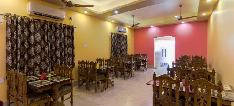 OYO 46539 Subham Lodge图片