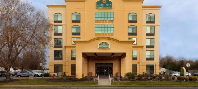 花园市拉昆塔温德姆套房酒店(La Quinta Inn & Suites by Wyndham Garden City)图片