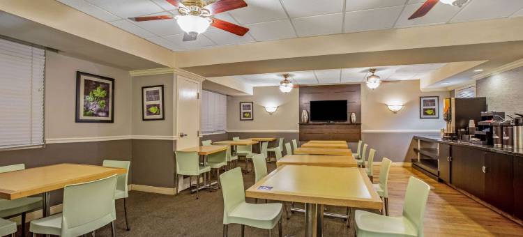迈阿密湖拉昆塔温德姆套房酒店(La Quinta Inn & Suites by Wyndham Miami Lakes)图片