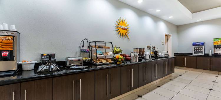 奥兰治拉昆塔温德姆套房酒店(La Quinta Inn & Suites by Wyndham Orange)图片