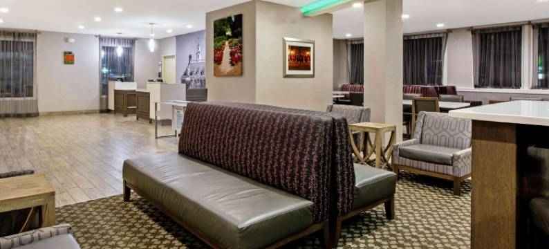 威廉斯堡历史区拉昆塔温德姆套房酒店(La Quinta Inn & Suites by Wyndham Williamsburg Historic Area)图片