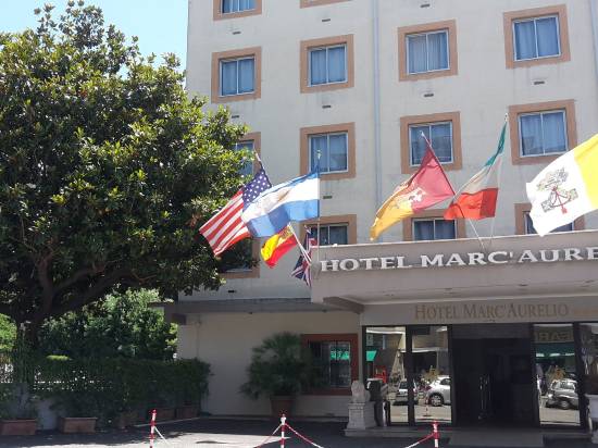 馬克奧雷里奧酒店
