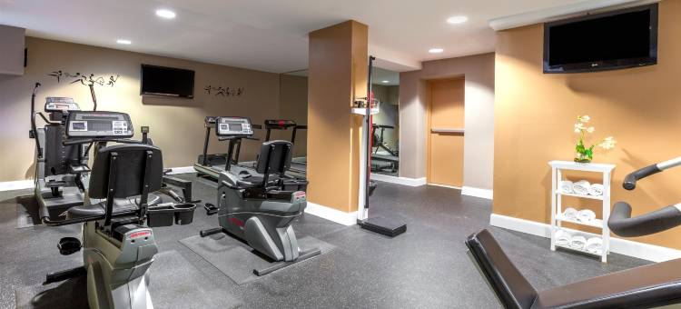 泽西市华美达酒店(Ramada by Wyndham Jersey City)图片