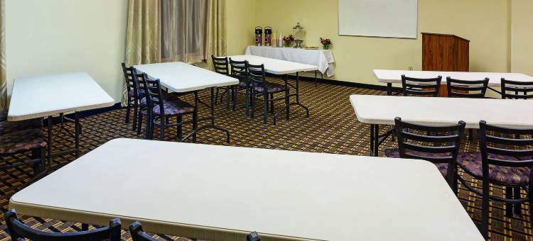 波特兰西北拉昆塔温德姆套房酒店(La Quinta Inn & Suites by Wyndham Portland NW)图片