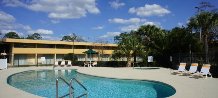 代托纳比奇/国际高速公路温德姆呗盟酒店(Baymont by Wyndham Daytona Beach/Intl Speedway)图片