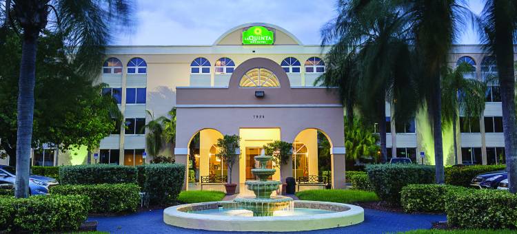 迈阿密湖拉昆塔温德姆套房酒店(La Quinta Inn & Suites by Wyndham Miami Lakes)图片