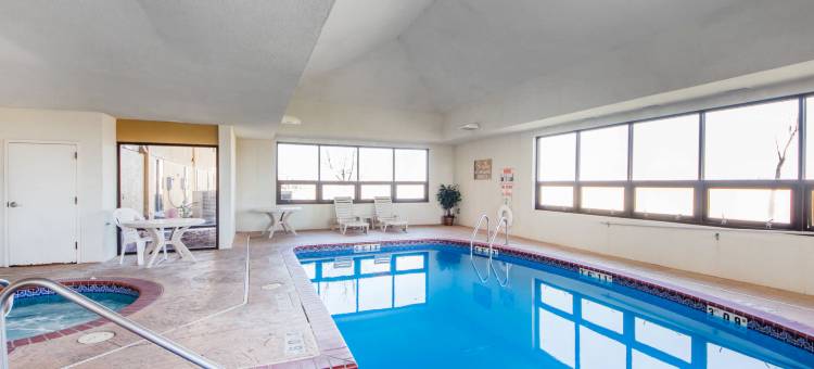 美国中区工业园区凯艺套房酒店(Quality Inn & Suites MidAmerica Industrial Park Area)图片