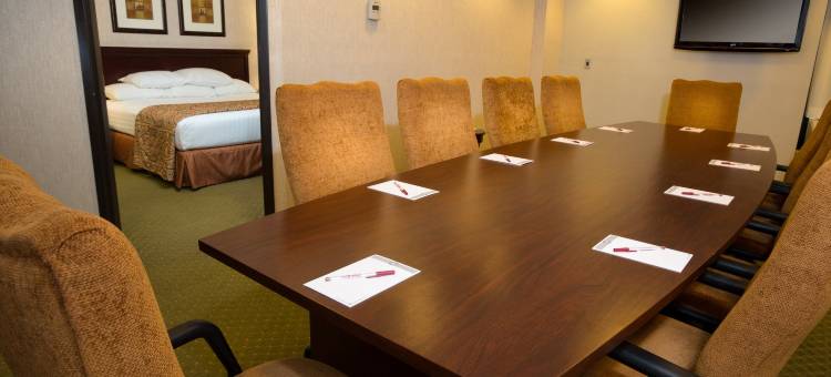 哥伦比亚体育场大道德鲁里套房酒店(Drury Inn & Suites Columbia Stadium Boulevard)图片