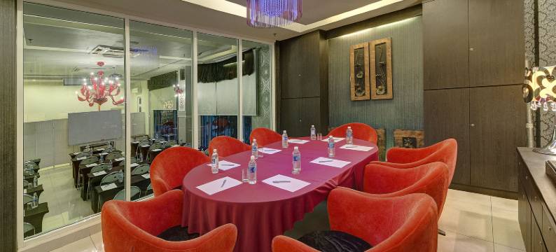 雅瑞纳豪华酒店(Arenaa Deluxe Hotel)图片