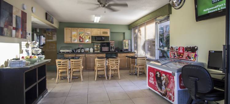 好莱坞大道凯艺套房酒店(Quality Inn & Suites Airport - Cruise Port Hollywood)图片