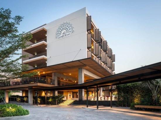 曼谷拉瑪9銀色棕櫚酒店