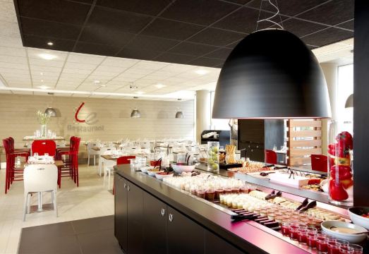 Campanile Prime Paris 19 - la Villette Hotel Overview