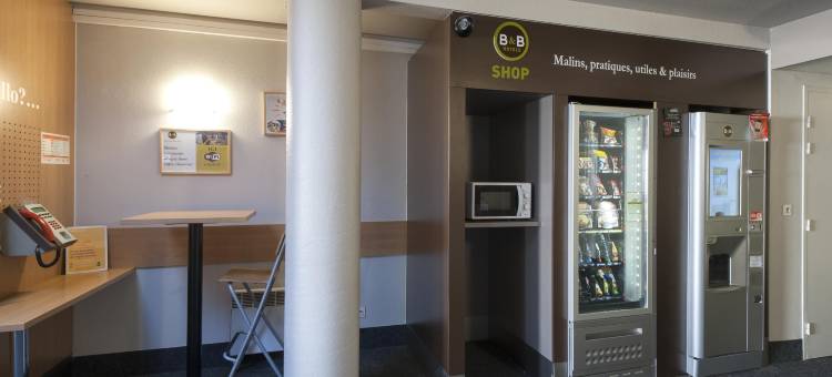 里昂圣博内米普兰民宿酒店(B&B Hotel Lyon Saint-Bonnet Mi-Plaine)图片