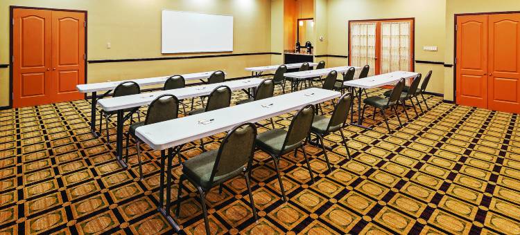 贝德福德DFW机场西拉昆塔温德姆套房酒店(La Quinta Inn & Suites by Wyndham DFW Airport West - Bedford)图片