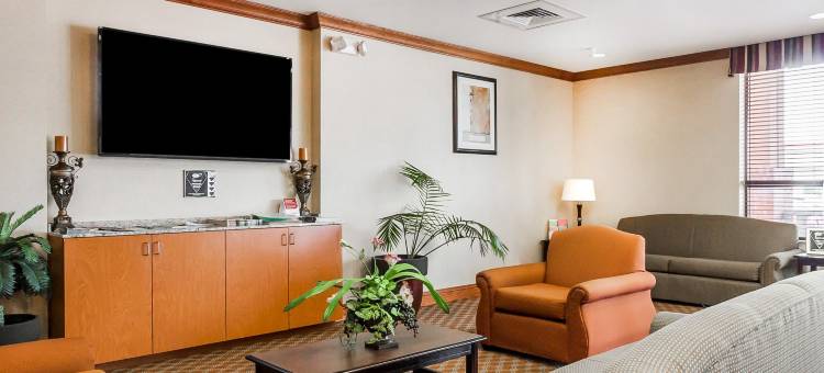 塞克斯顿I-55舒适套房酒店(Comfort Inn & Suites Sikeston I-55)图片