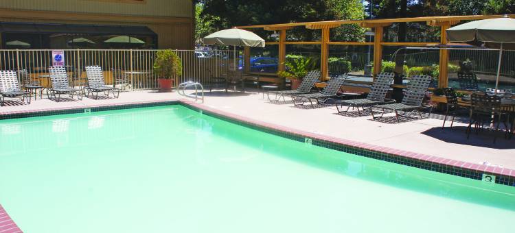 奥克兰海沃德拉昆塔温德姆套房酒店(La Quinta Inn & Suites by Wyndham Oakland - Hayward)图片