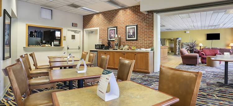 兰开斯特阿米什乡村戴斯套房酒店(Days Inn & Suites by Wyndham Lancaster Amish Country)图片