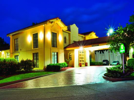 La Quinta Inn By Wyndham Baton Rouge University Area Hotel