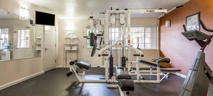 品质酒店及套房拉特罗普(Quality Inn & Suites Lathrop)图片