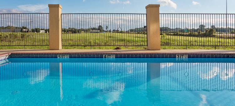 坎顿拉昆塔温德姆套房酒店(La Quinta Inn & Suites by Wyndham Canton MS)图片