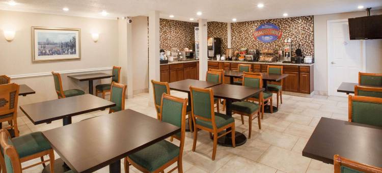 特克萨卡纳温德姆呗盟酒店(Baymont by Wyndham Texarkana)图片