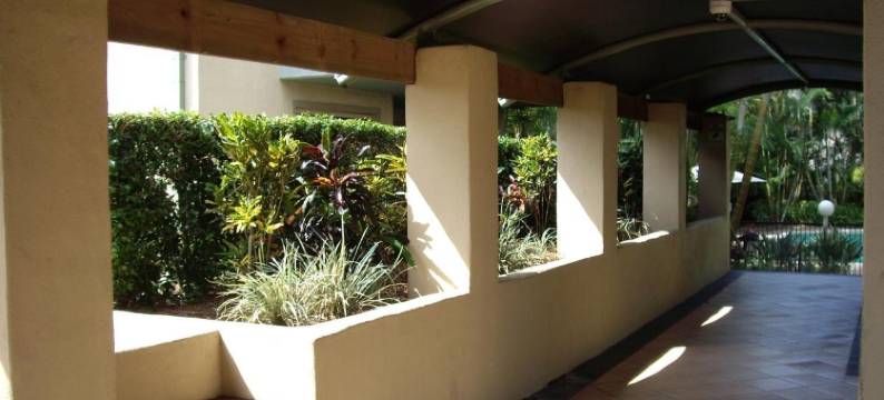 比拉维斯塔假日公寓酒店(Bila Vista Kirra Beachside Apartments)图片