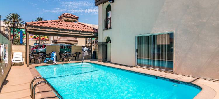 瑞格罗智罗德威酒店(Rodeway Inn Regalodge)图片