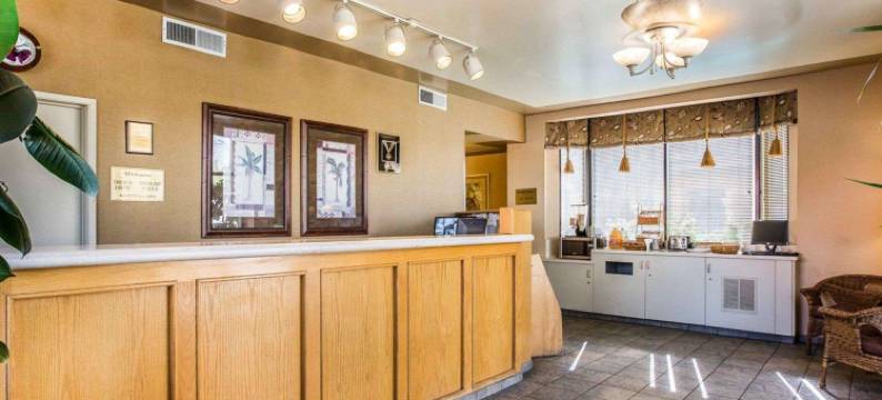 加利福尼亚旅馆套房贝克斯菲尔德(California Inn and Suites Bakersfield)图片