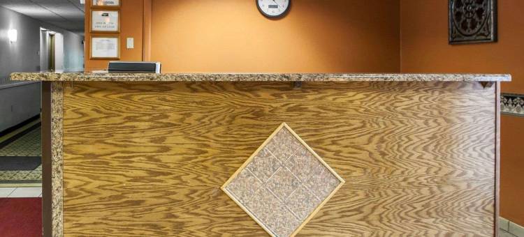 密尔沃基机场罗德威旅馆及套房(Rodeway Inn & Suites Milwaukee Airport)图片