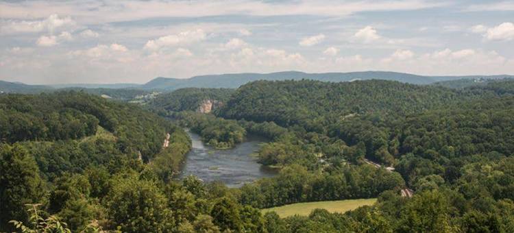 河湾酒店(Inn at Riverbend)图片