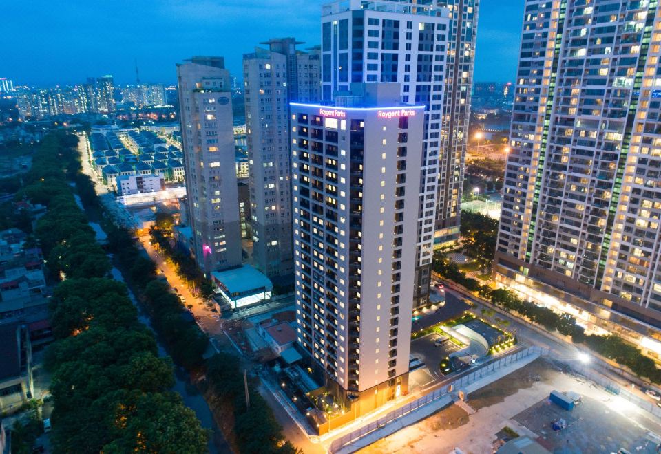 Roygent Parks Hanoi Hotel Overview